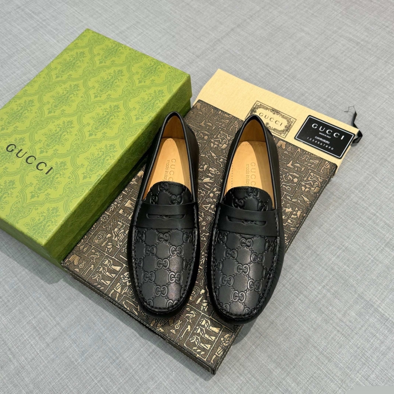 G*u*i leather shoes